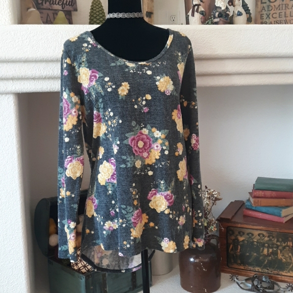 LuLaRoe Tops - LLR Lynnae Floral Shirt